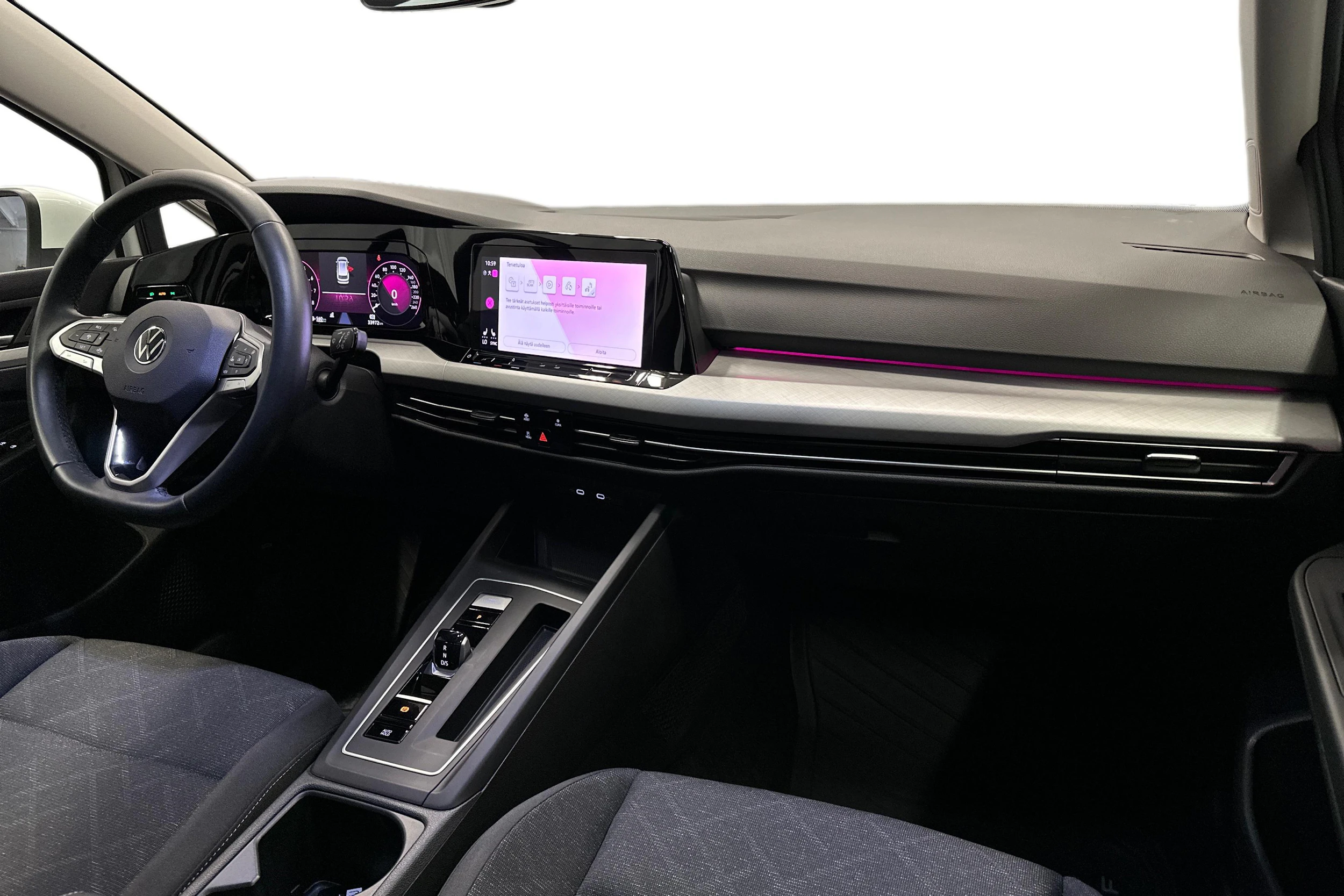 valkoinen Volkswagen Golf 2023 kuva 9.