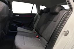 valkoinen Volkswagen Golf 2023 kuva 11.