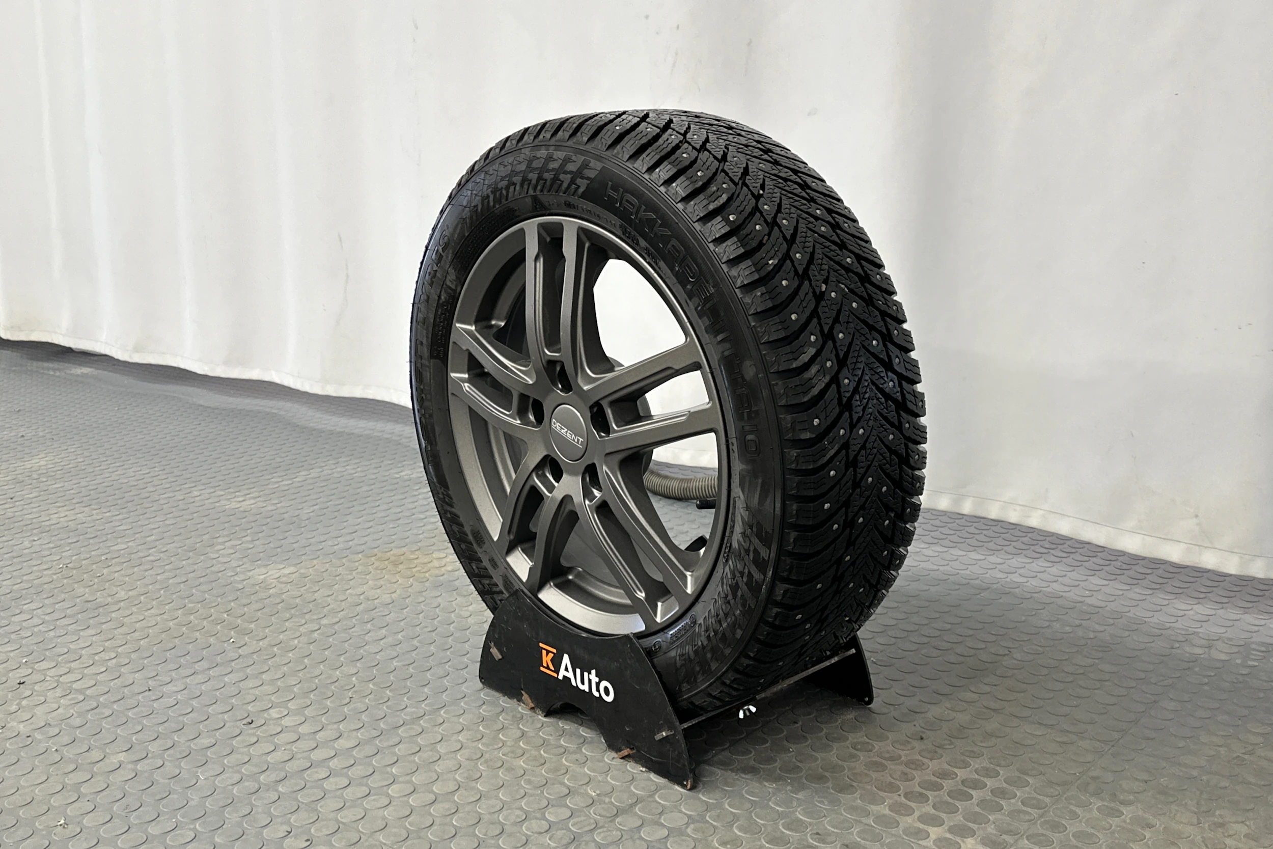 valkoinen Volkswagen Golf 2023 kuva 13.