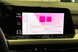 valkoinen Volkswagen Golf 2023 kuva 24.