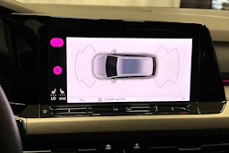 valkoinen Volkswagen Golf 2023 kuva 27.