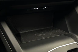 valkoinen Volkswagen Golf 2023 kuva 28.