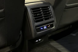 valkoinen Volkswagen Golf 2023 kuva 29.