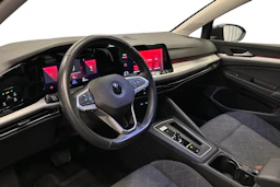 harmaa Volkswagen Golf 2023 kuva 8.