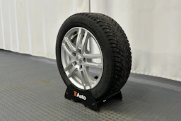 harmaa Volkswagen Golf 2023 kuva 13.