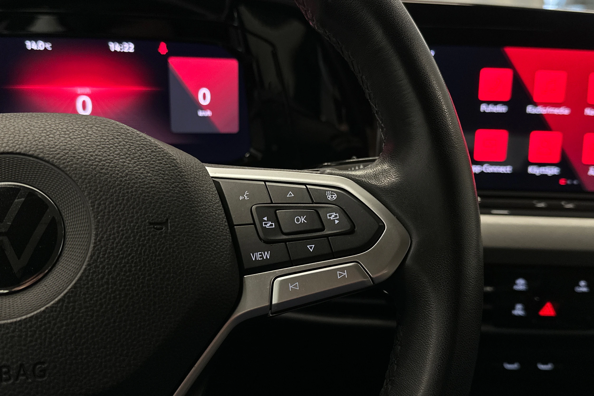 harmaa Volkswagen Golf 2023 kuva 20.