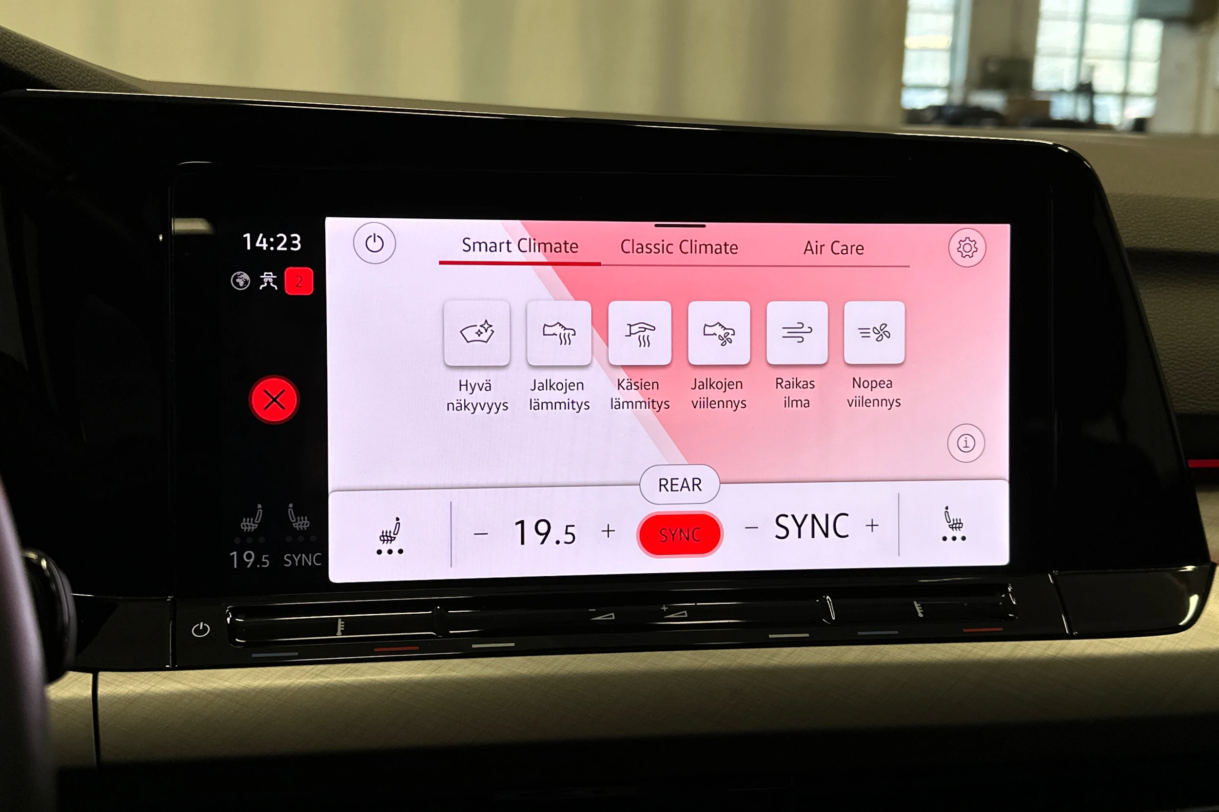 harmaa Volkswagen Golf 2023 kuva 26.