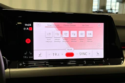 harmaa Volkswagen Golf 2023 kuva 26.