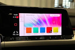 harmaa Volkswagen Golf 2023 kuva 27.