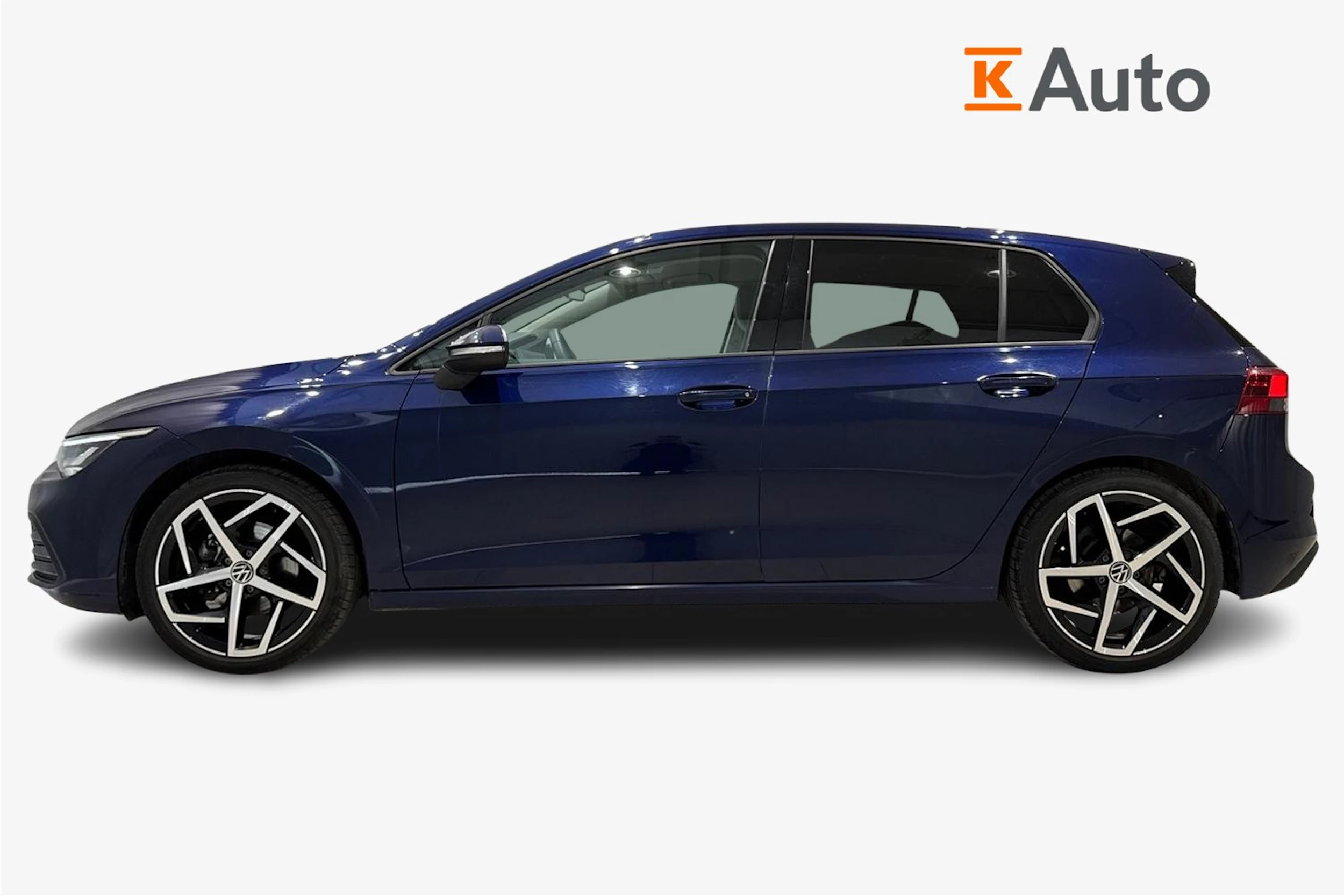 sininen Volkswagen Golf 2023 kuva 7.