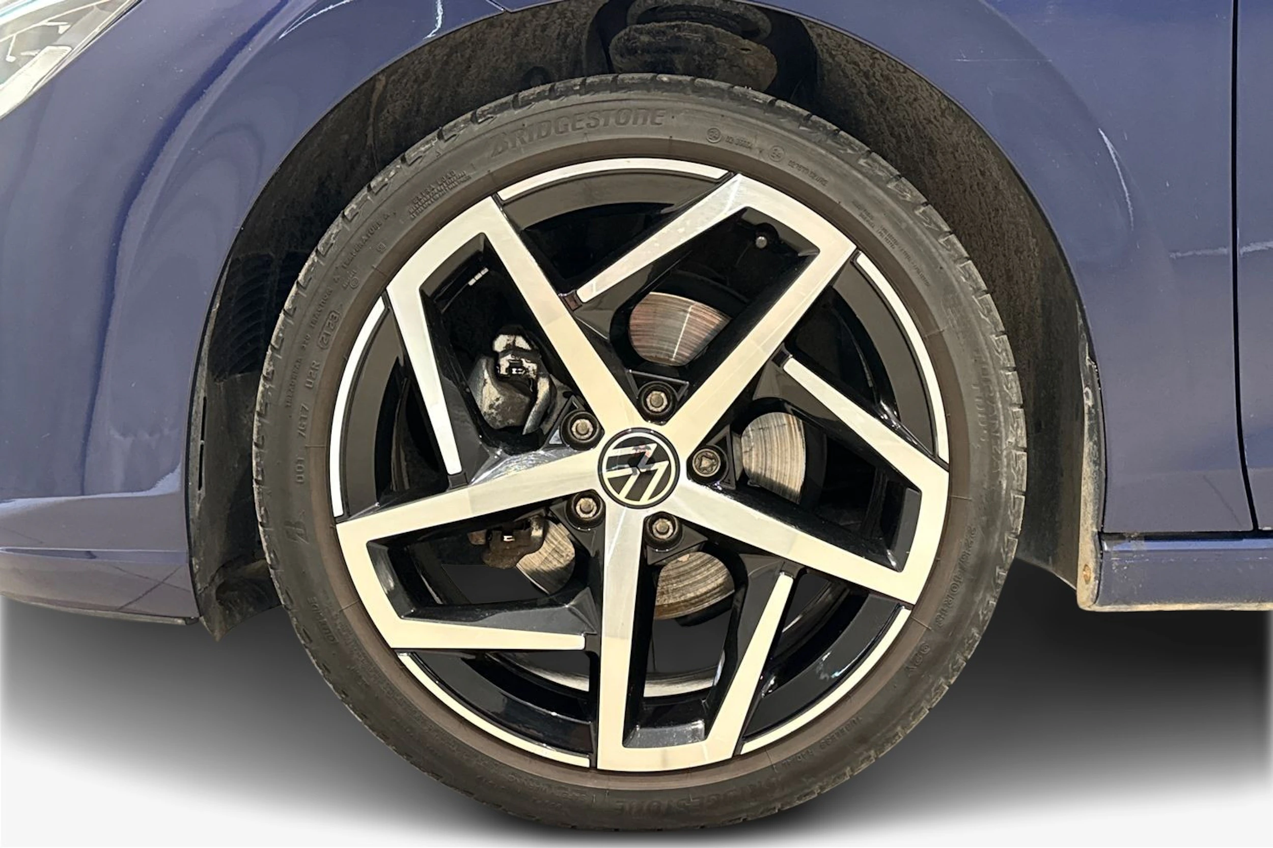 sininen Volkswagen Golf 2023 kuva 12.