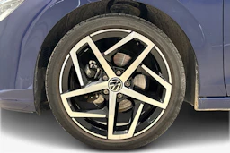 sininen Volkswagen Golf 2023 kuva 12.