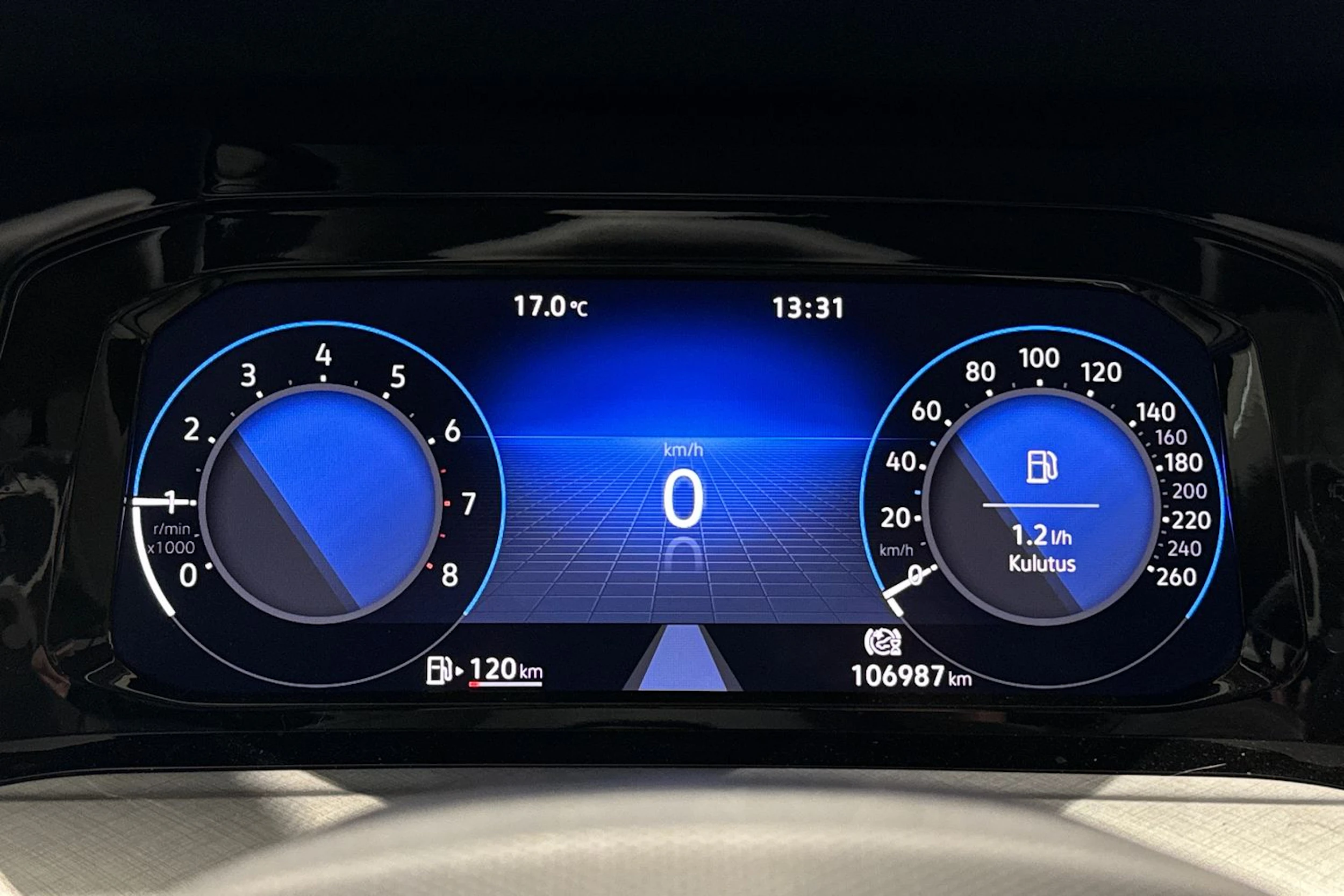 sininen Volkswagen Golf 2023 kuva 21.