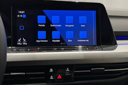 sininen Volkswagen Golf 2023 kuva 22.