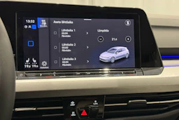 sininen Volkswagen Golf 2023 kuva 27.