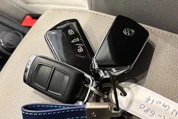 sininen Volkswagen Golf 2023 kuva 31.