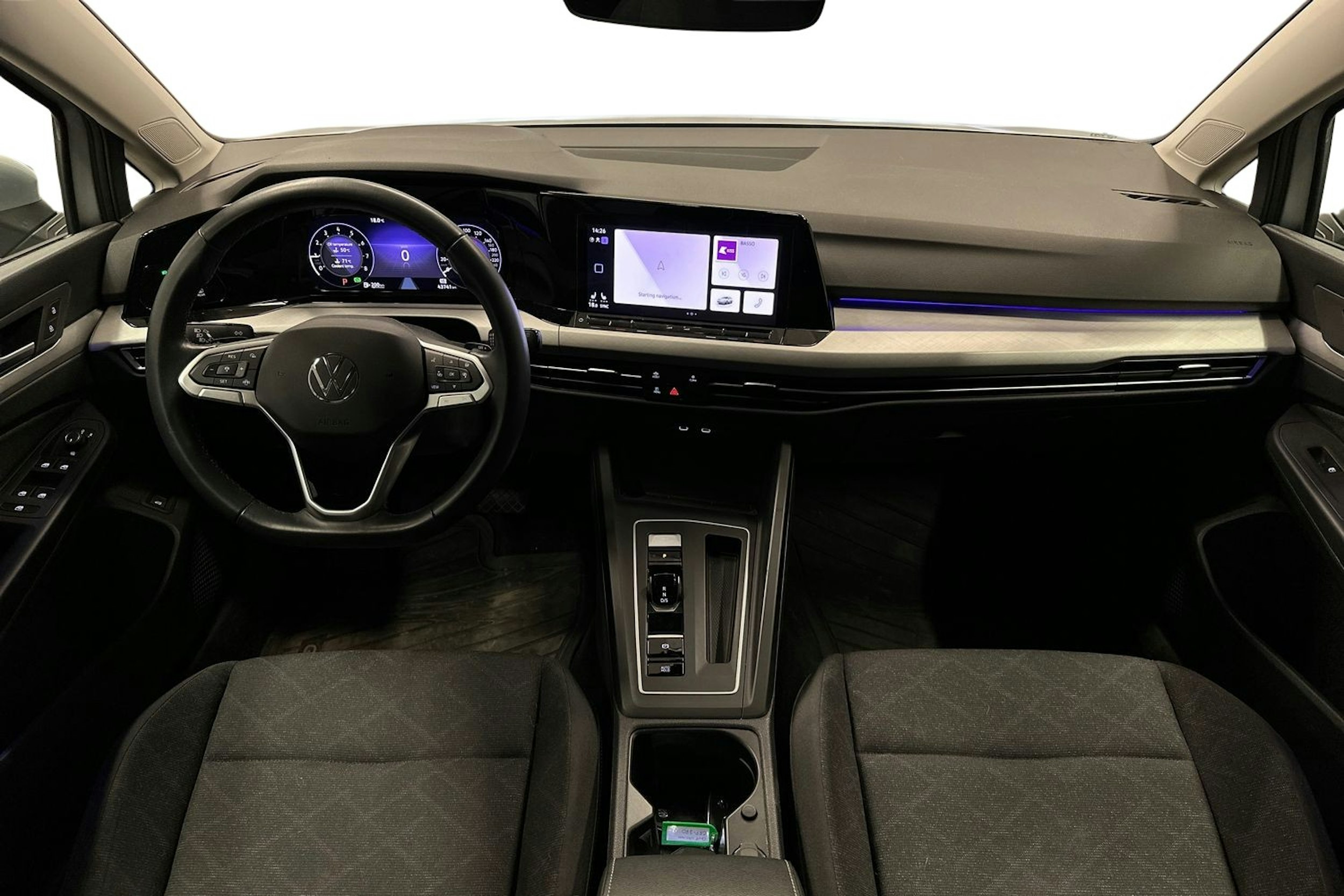 harmaa Volkswagen Golf 2023 kuva 9.