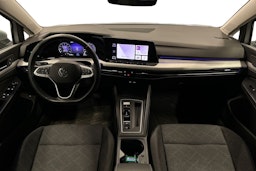 harmaa Volkswagen Golf 2023 kuva 9.
