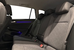 harmaa Volkswagen Golf 2023 kuva 10.