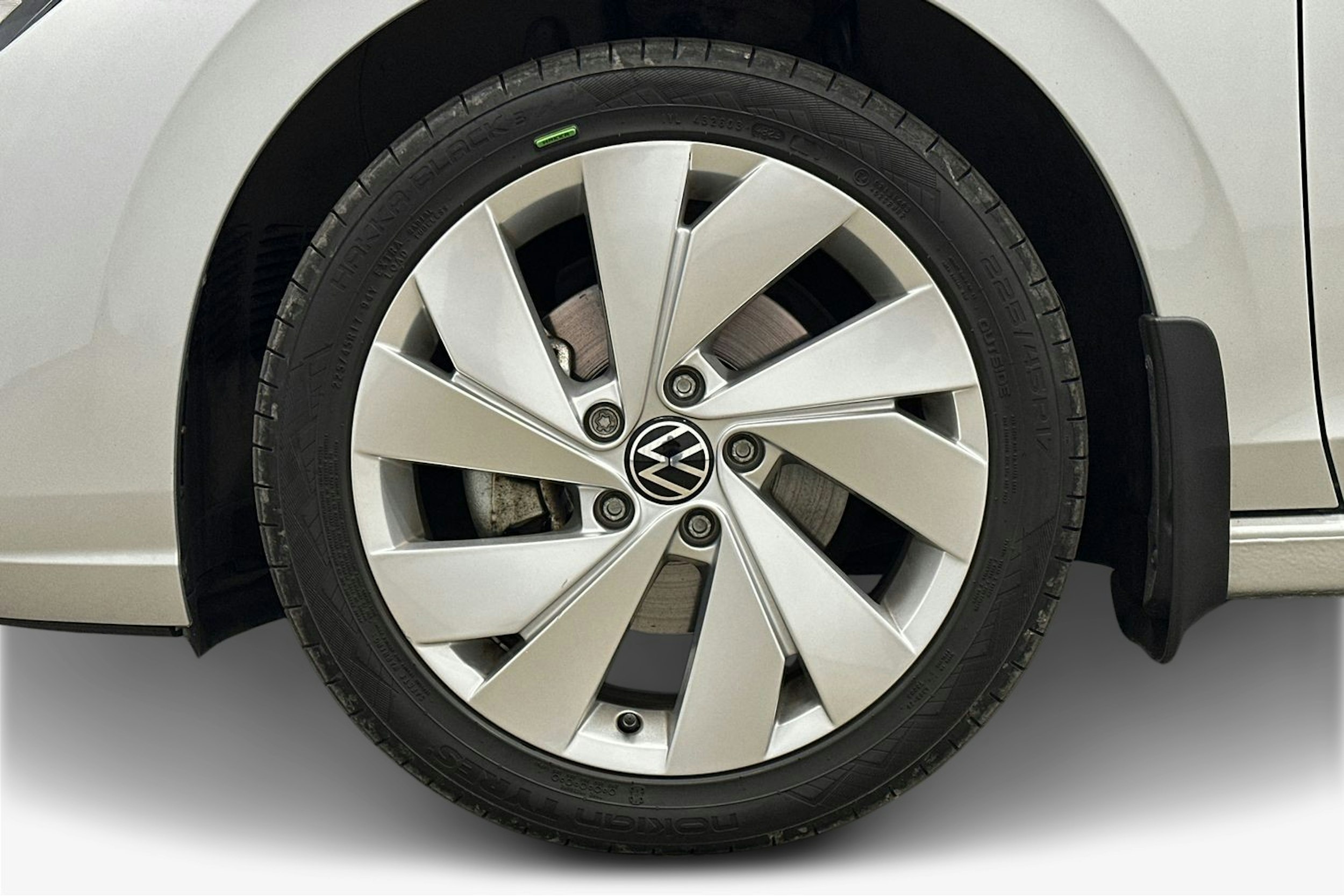harmaa Volkswagen Golf 2023 kuva 11.