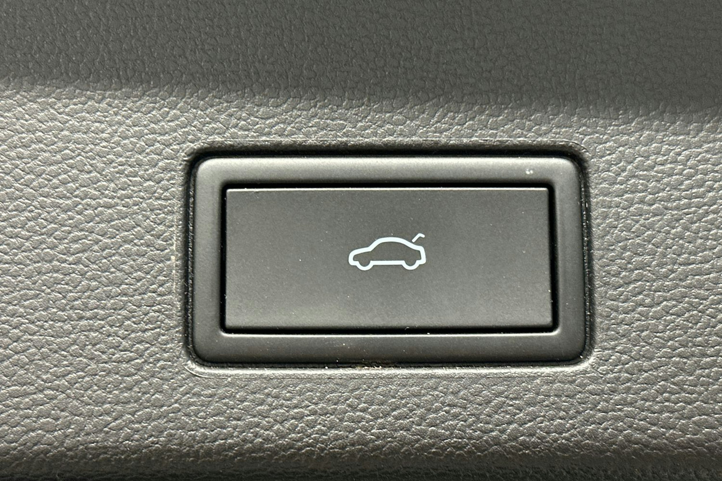 harmaa Volkswagen Golf 2023 kuva 15.