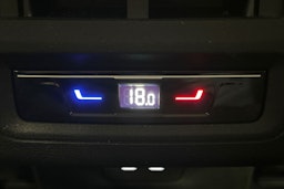 harmaa Volkswagen Golf 2023 kuva 17.