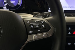 harmaa Volkswagen Golf 2023 kuva 21.