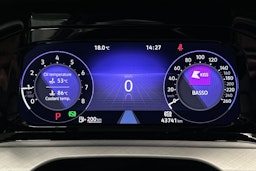 harmaa Volkswagen Golf 2023 kuva 22.