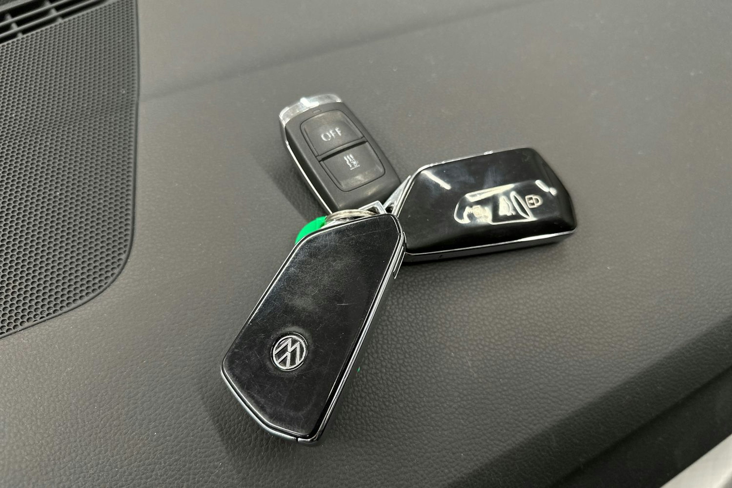 harmaa Volkswagen Golf 2023 kuva 29.