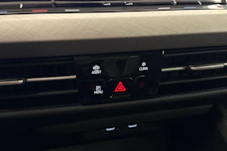 valkoinen Volkswagen Golf 2023 kuva 29.