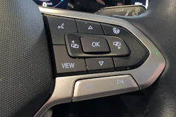 harmaa Volkswagen Golf 2023 kuva 20.