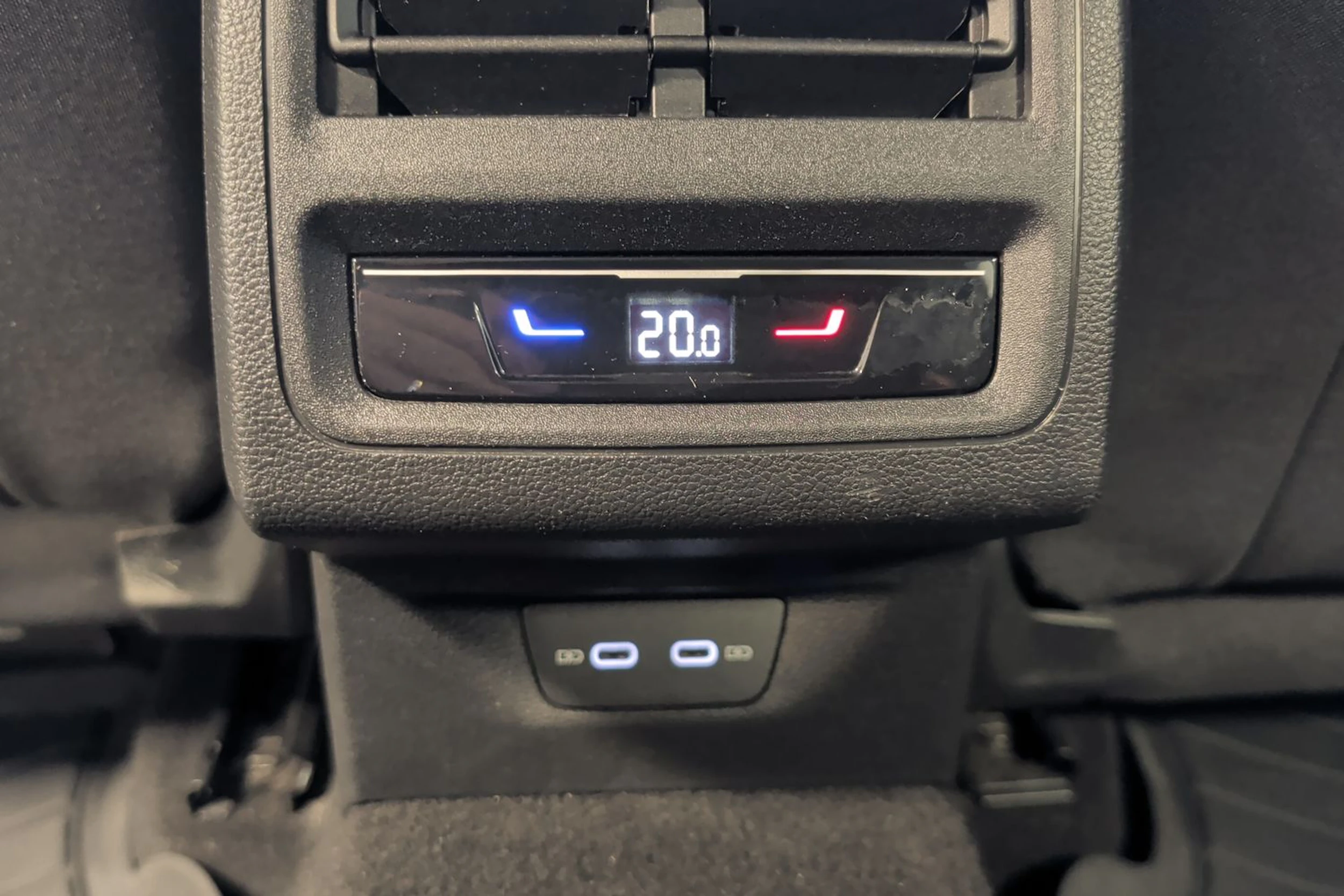 harmaa Volkswagen Golf 2023 kuva 22.