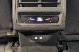 harmaa Volkswagen Golf 2023 kuva 22.