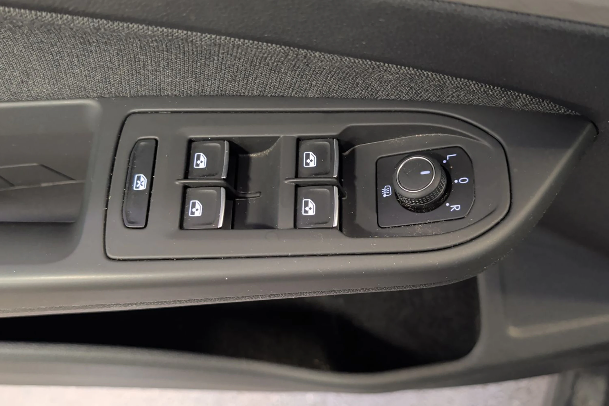 harmaa Volkswagen Golf 2023 kuva 23.