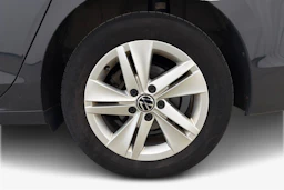harmaa Volkswagen Golf 2023 kuva 9.