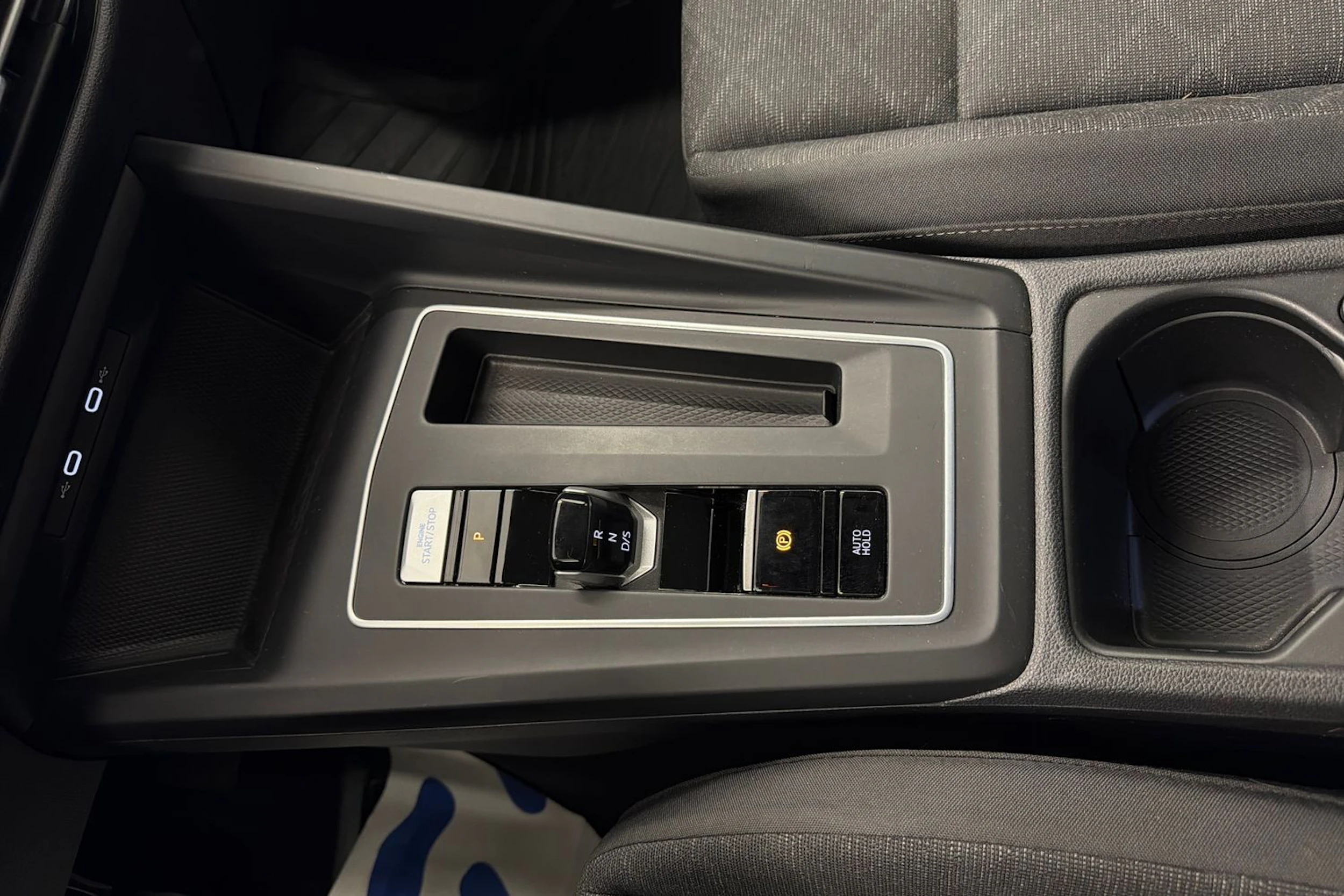 harmaa Volkswagen Golf 2023 kuva 21.