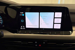 harmaa Volkswagen Golf 2023 kuva 27.