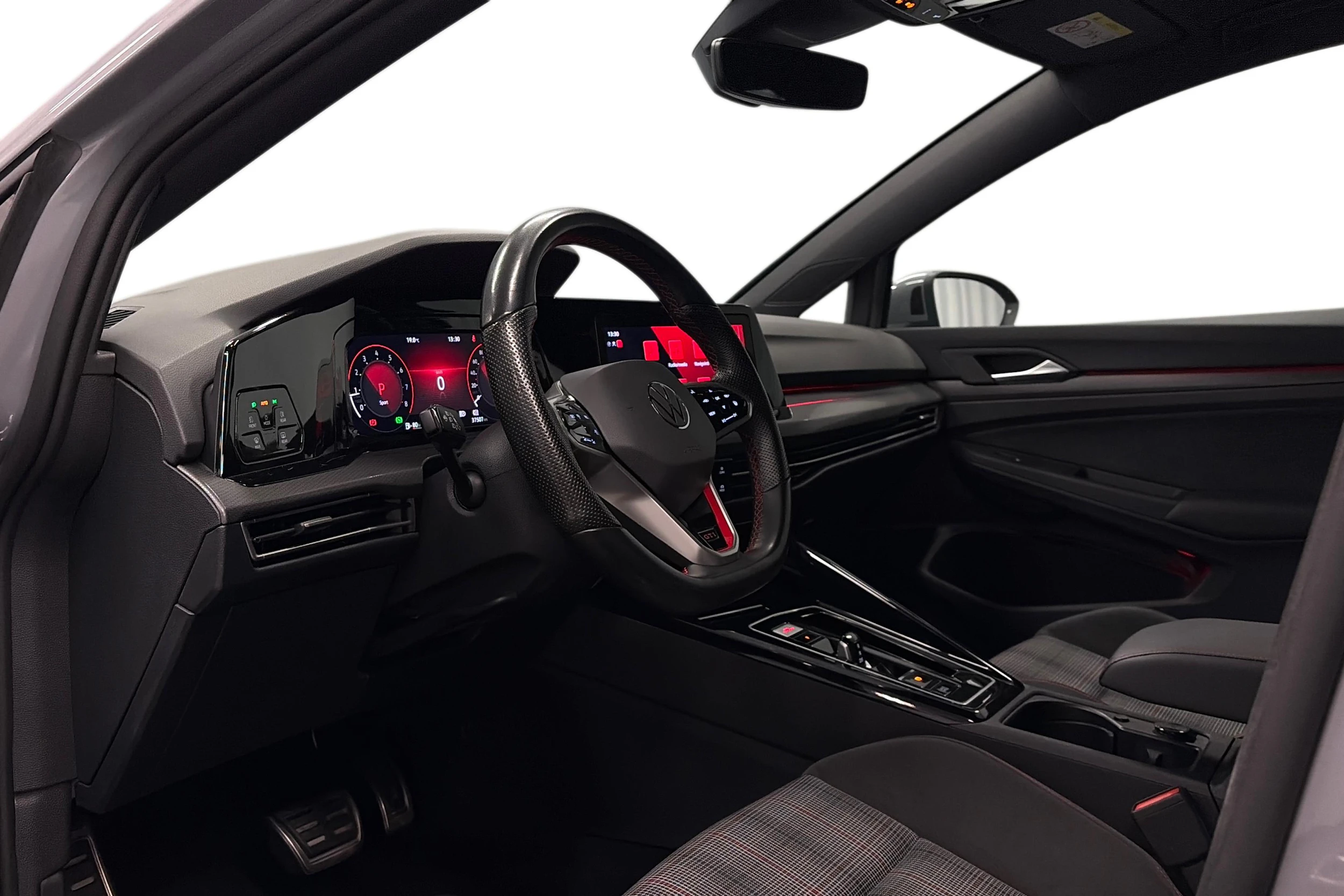 harmaa Volkswagen Golf 2023 kuva 6.