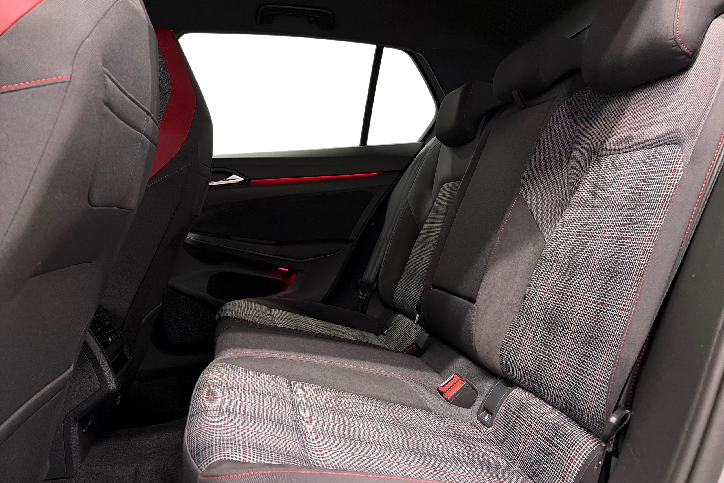 harmaa Volkswagen Golf 2023 kuva 8.