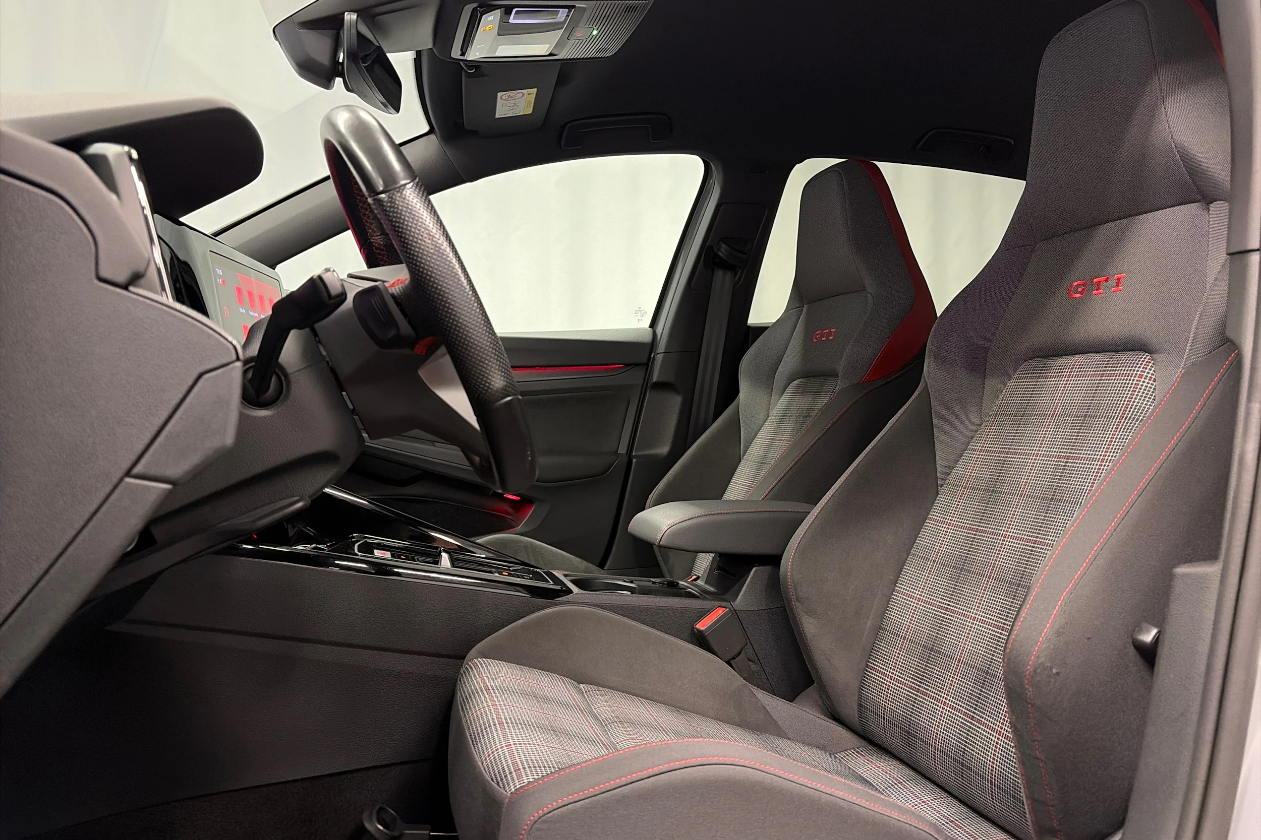 harmaa Volkswagen Golf 2023 kuva 20.