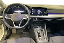 Valkoinen Volkswagen GOLF 2023 kuva 9.