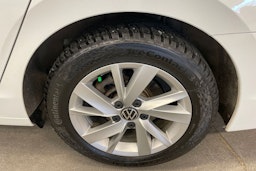 Valkoinen Volkswagen GOLF 2023 kuva 13.