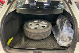 Valkoinen Volkswagen GOLF 2023 kuva 15.