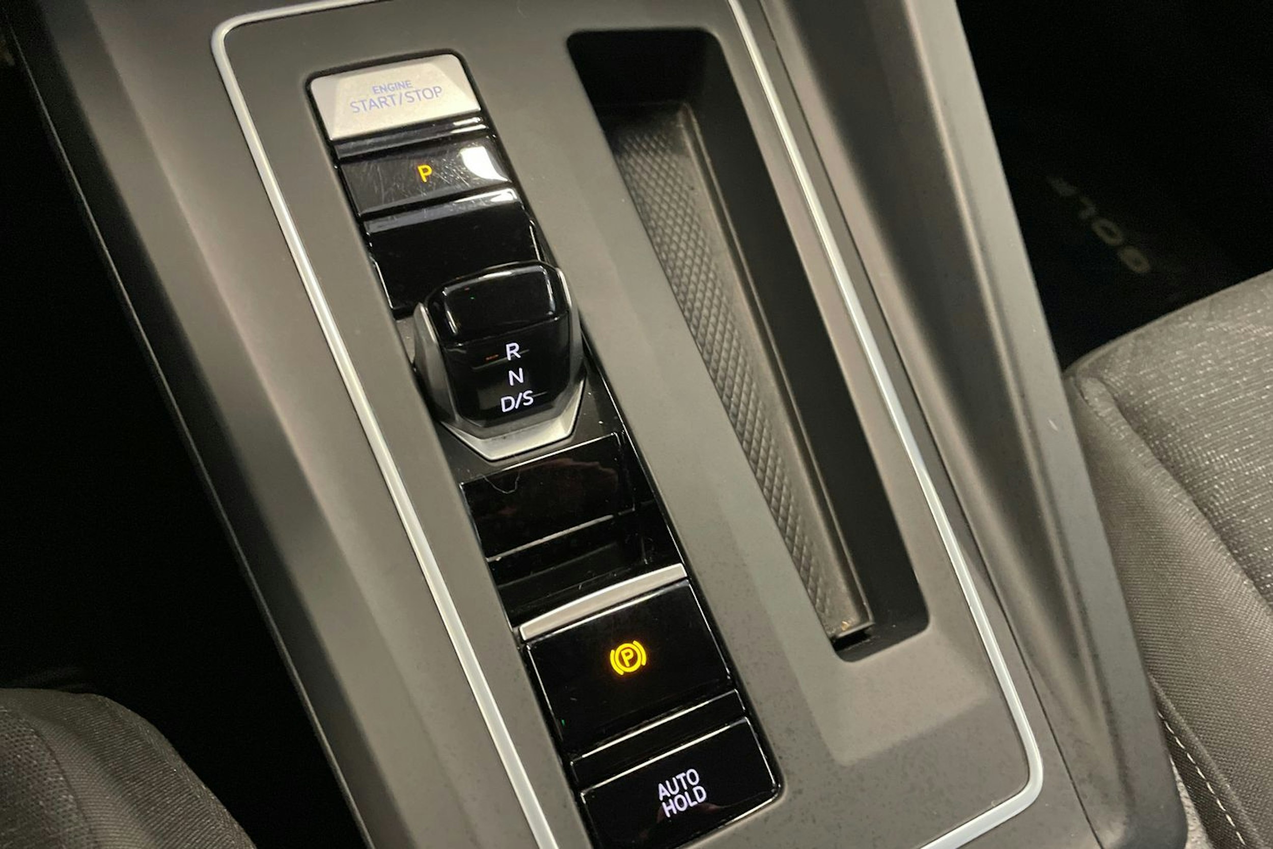 Valkoinen Volkswagen GOLF 2023 kuva 19.