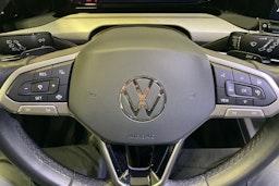 Valkoinen Volkswagen GOLF 2023 kuva 25.