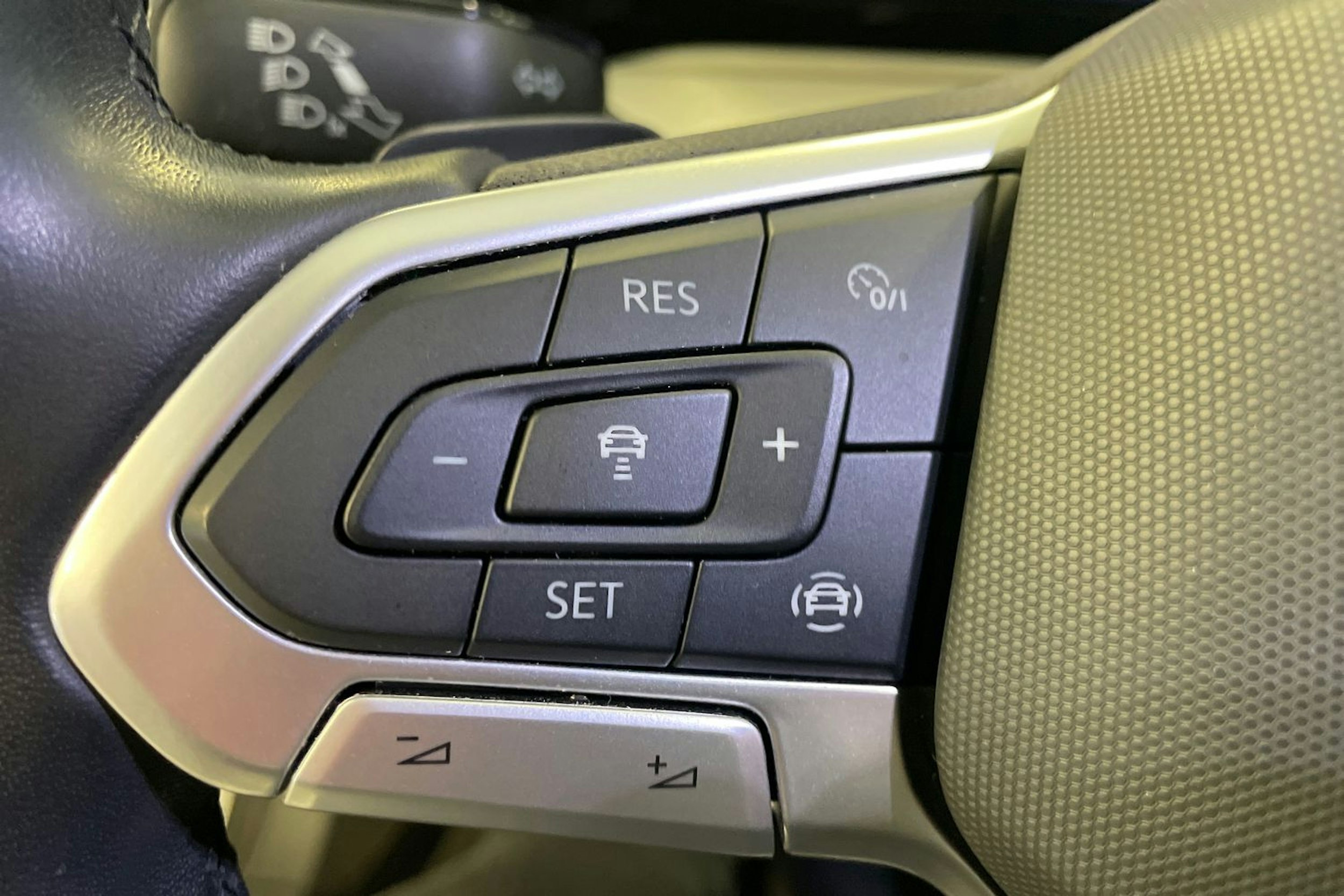 Valkoinen Volkswagen GOLF 2023 kuva 26.