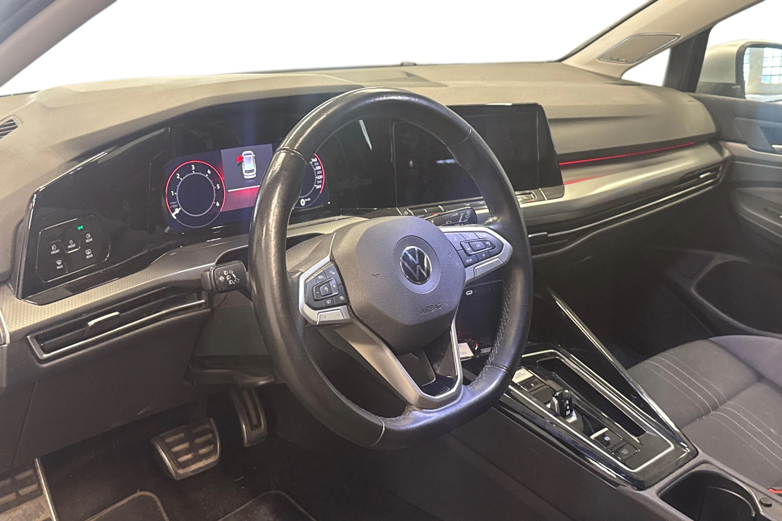 harmaa Volkswagen Golf 2023 kuva 3.