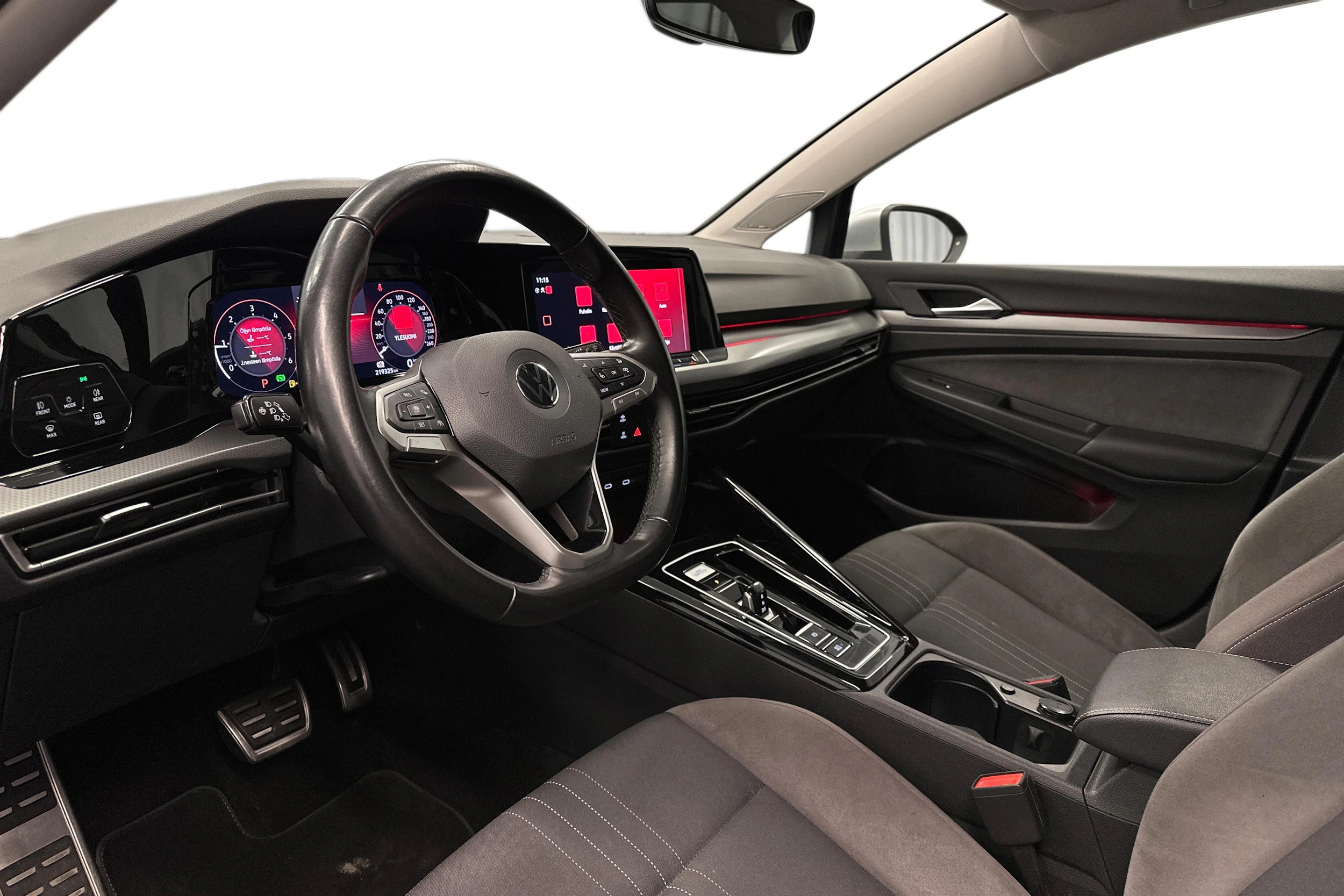 harmaa Volkswagen Golf 2023 kuva 8.
