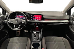 harmaa Volkswagen Golf 2023 kuva 9.