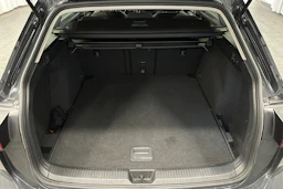 harmaa Volkswagen Golf 2023 kuva 15.